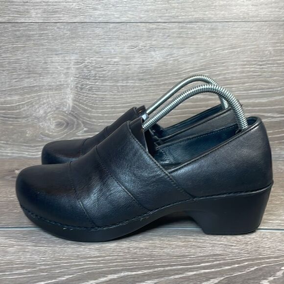 Dansko Tenley Black Leather Women’s Sz 10.5-11/EU 41 Slip On Heeled Clogs - Picture 3 of 11